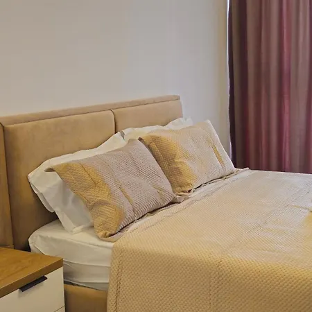 Apartamento Golden Space 3 *